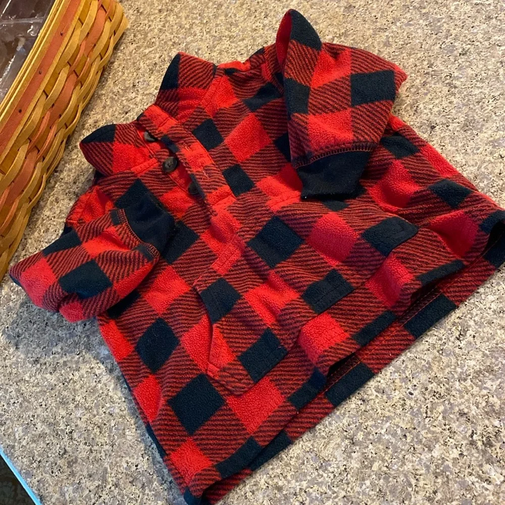 Carter’s Buffalo Plaid Fleece Pullover Top 12 Months